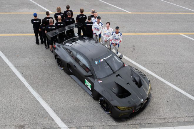 デイトナでのテストに参加したロビー・フォリー、マイケル・ディナン、ビル・オーバーレン