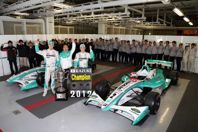 2012年、国内最高峰フォーミュラのタイトルを手にする。当時のチームメイト、アンドレ・ロッテラーからは、今回の引退発表後に久しぶりに連絡が来たという。