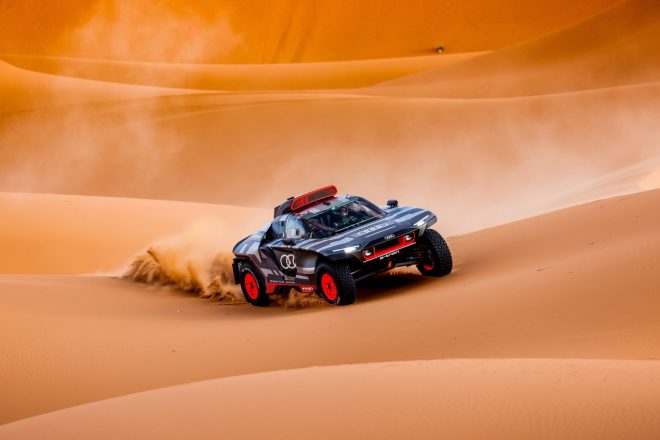 この熱管理システムは11月にモロッコで最終調整を実施。冷却用エアインテークを意図的にテープで塞ぐなど性能を検証した