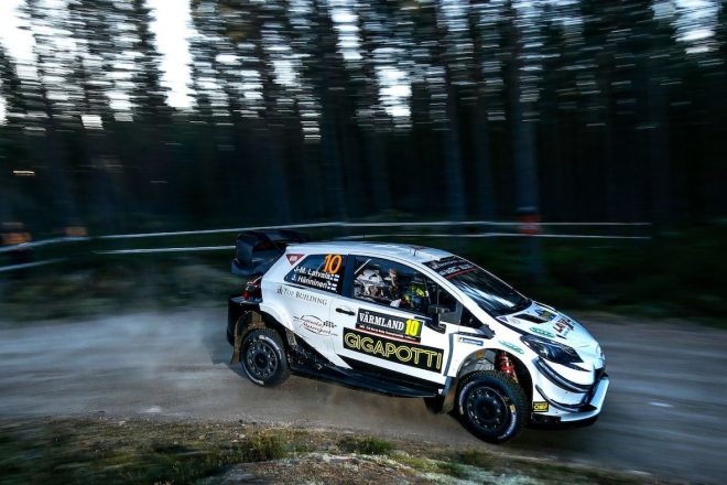 2020年のラリー・スウェーデンにプライベーターとして参加したヤリ-マティ・ラトバラ（トヨタ・ヤリスWRC）