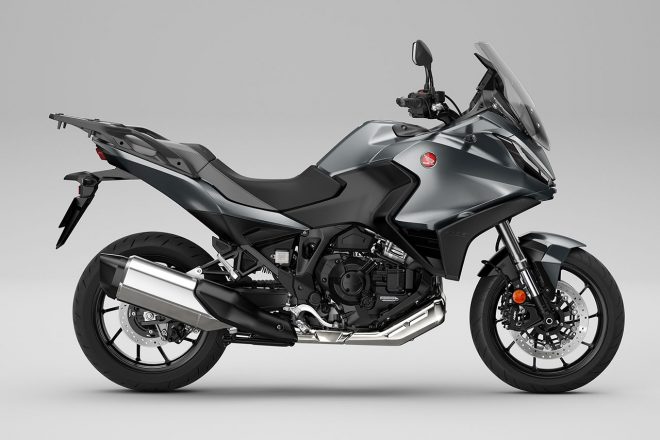 ホンダNT1100（マットイリジウムグレーメタリック）