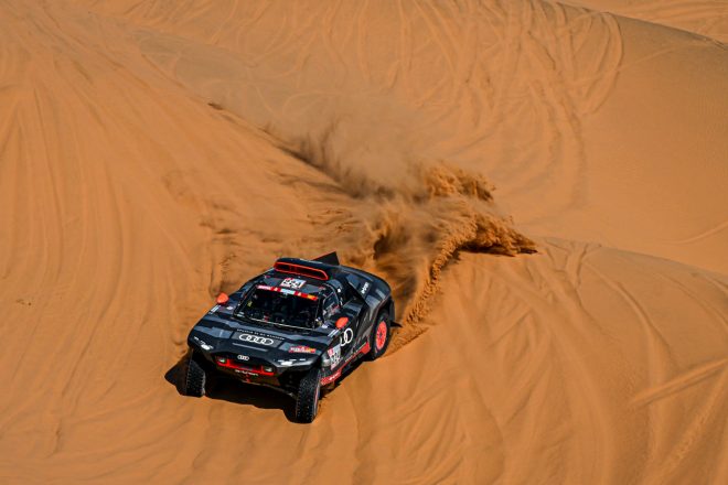 ステージ8を制したマティアス・エクストローム（アウディRS Q e-tron）　ダカールラリー2022