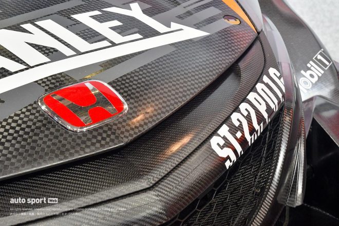 TEAM KUNIMITSUが東京オートサロン2022でオフ専用カラーSTANLEY NSX-GT『P-01』を披露した。