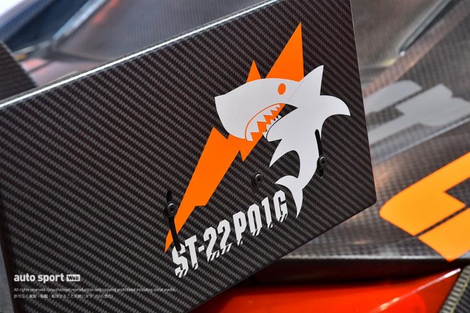 TEAM KUNIMITSUが東京オートサロン2022でオフ専用カラーSTANLEY NSX-GT『P-01』を披露した。