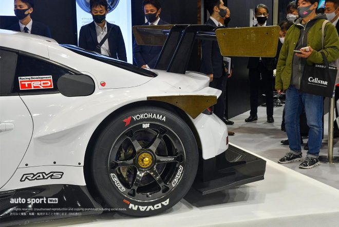 バーチカルフィンやウイング翼端板に天然繊維素材が使用される。