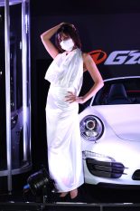 ソフト99ジーシックス／キナ・ヴァネッサ