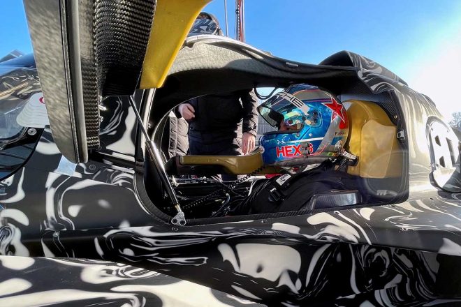 ポルシェの新型LMDh車両のシェイクダウンを担当したフレデリック・マコウィッキ