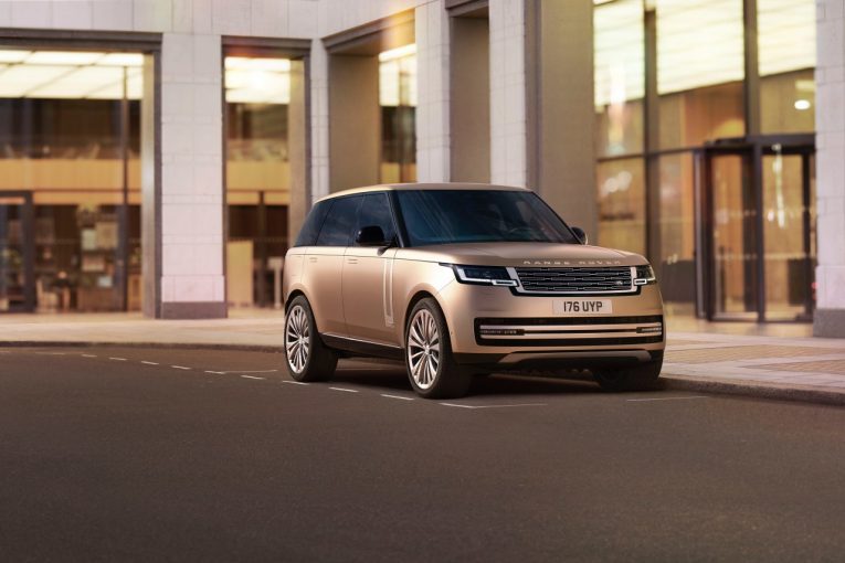 史上初となる3列7人乗りも設定の5代目 レンジローバー が上陸 22年1月17日より受注開始 クルマ Autosport Web 史上初となる3列7人乗りも設定の5代目 レンジローバー が上陸 22年1月17日より受注開始 クルマ Autosport Web