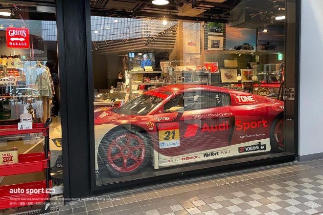 六本木のル・ガラージュに展示されているHitotsuyama Audi R8 LMS