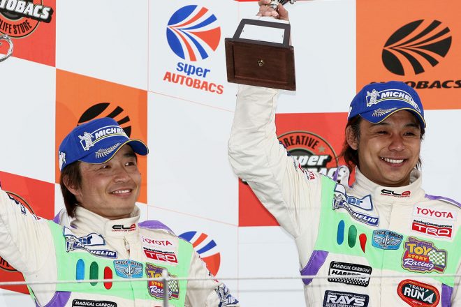 2006年、TOY STORY Racing MR-Sをドライブした新田守男と高木真一。トヨタ車でのコンビはこの年以来となる。