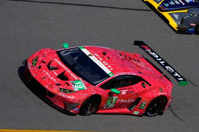 ＃19　TR3レーシング／ランボルギーニ・ウラカンGT3 Evo ビル・スウィードラー／ジョン・メグルー／ジャコモ・アルトエ／ジェフ・シーガル