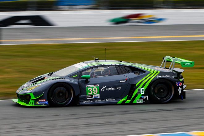 ＃39　カーバーン・ウィズ・ペレグリン・レーシング／ランボルギーニ・ウラカンGT3 Evo ロバート・メガニス／コーリー・ルイス／サンディ・ミッチェル／ジェフ・ウェストファール