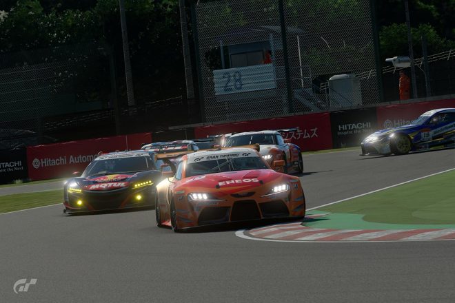 『スーパーGTヴァーチャルシリーズ』第1戦鈴鹿　1周目リードを築く山下健太