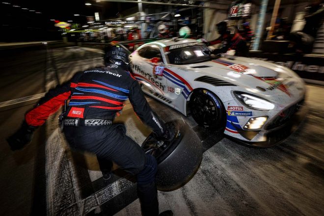 GTDプロクラスのトップを走る、ウェザーテック・レーシングの97号車メルセデスAMG GT3