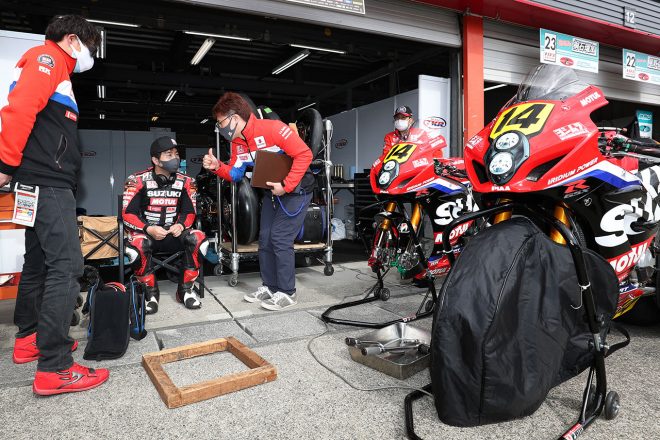 YOSHIMURA SERT MOTULはスポット参戦のためピットは間借り。ちょっと寂しい