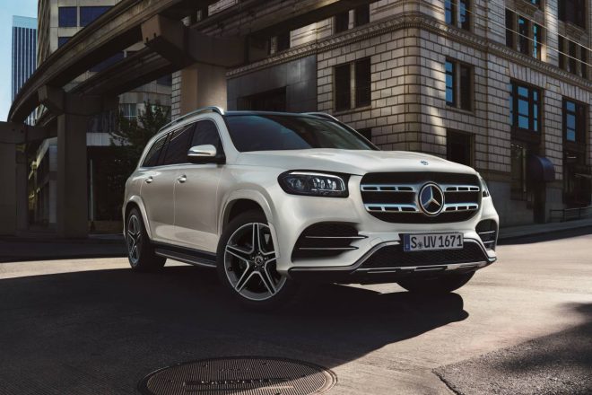 最高出力330PS、最大トルク700Nmを誇る3リッター直列6気筒クリーンディーゼルターボの"OM656"を搭載する『GLS400d 4MATIC』