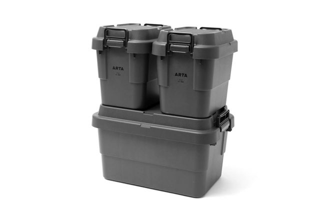 上段が22リットル、下段が50リットル。積み重ねて使用できる。