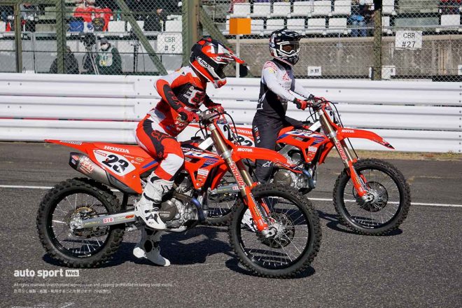 CRF450Rを駆る大城魁之輔と大倉由揮