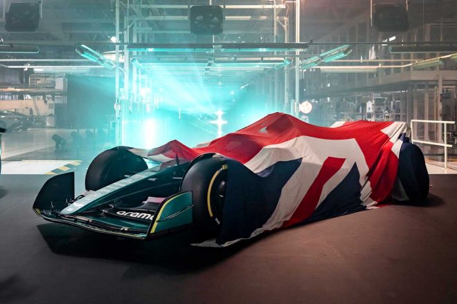アストンマーティンF12022年型マシン『AMR22』のアンベイル