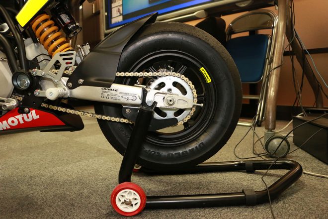 FIM MiniGP Japan Seriesで使用されるOHVALE GP-0 160のピレリタイヤ