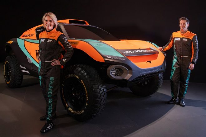 初年度を戦う男女のドライバーペアとなるエマ・ギルモア（左）とタナー・ファウスト