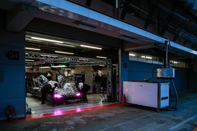 バルセロナではヘッドライトを装着。夜間走行も行ったようだ