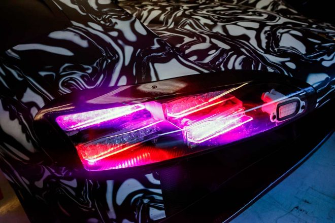 特徴的なヘッドライト