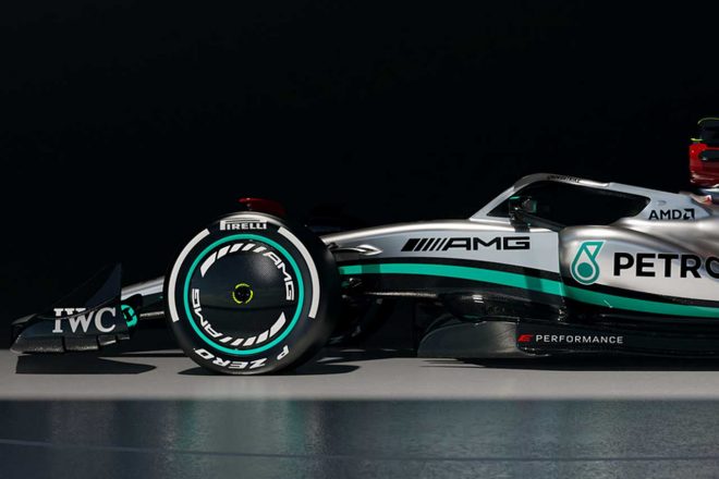 メルセデスF1の2022年型マシン『W13』／フロント左サイド