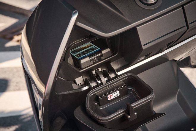 『BMW CE 04（シーイー・ゼロフォー）』