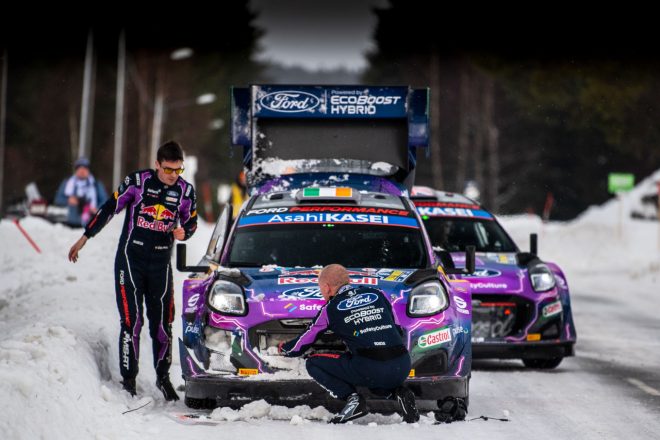 2本目の走行でスノーバンクに突っ込み、約2分を遅れたクレイグ・ブリーン（フォード・プーマ・ラリー1）　2022年WRC第2戦スウェーデン