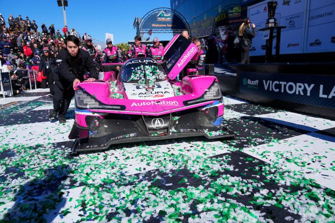 デイトナ24時間レースで優勝したメイヤー・シャンク・レーシングの60号車アキュラARX-05