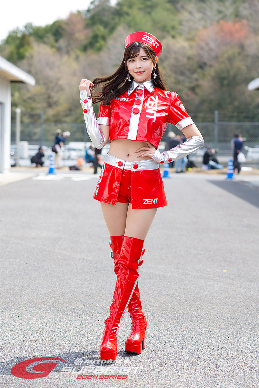 七瀬なな ZENTsweeties 2024年/スーパーGTの写真①