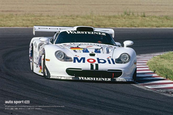 1997年のFIA GT選手権を戦った911 GT1エボ。鈴鹿1000kmを走ったこの7号車はヤニック・ダルマス、アラン・マクニッシュ、ペドロ・ラミーがステアリングを握った。