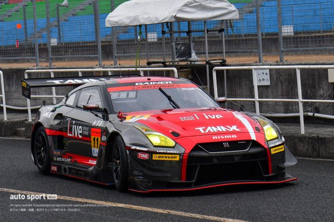 11号車GAINER TANAX GT-R