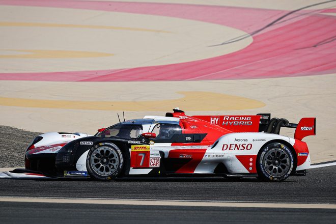 2021年仕様のGR010ハイブリッド。シャークフィンとリヤウイングエンドプレートの形状が異なる