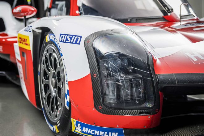 ヘッドライト周辺