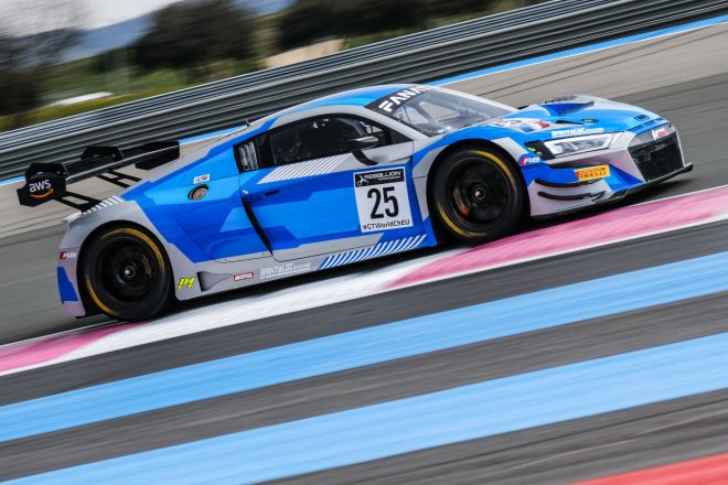 サンテロック・レーシングの25号車アウディR8 LMS Evo II