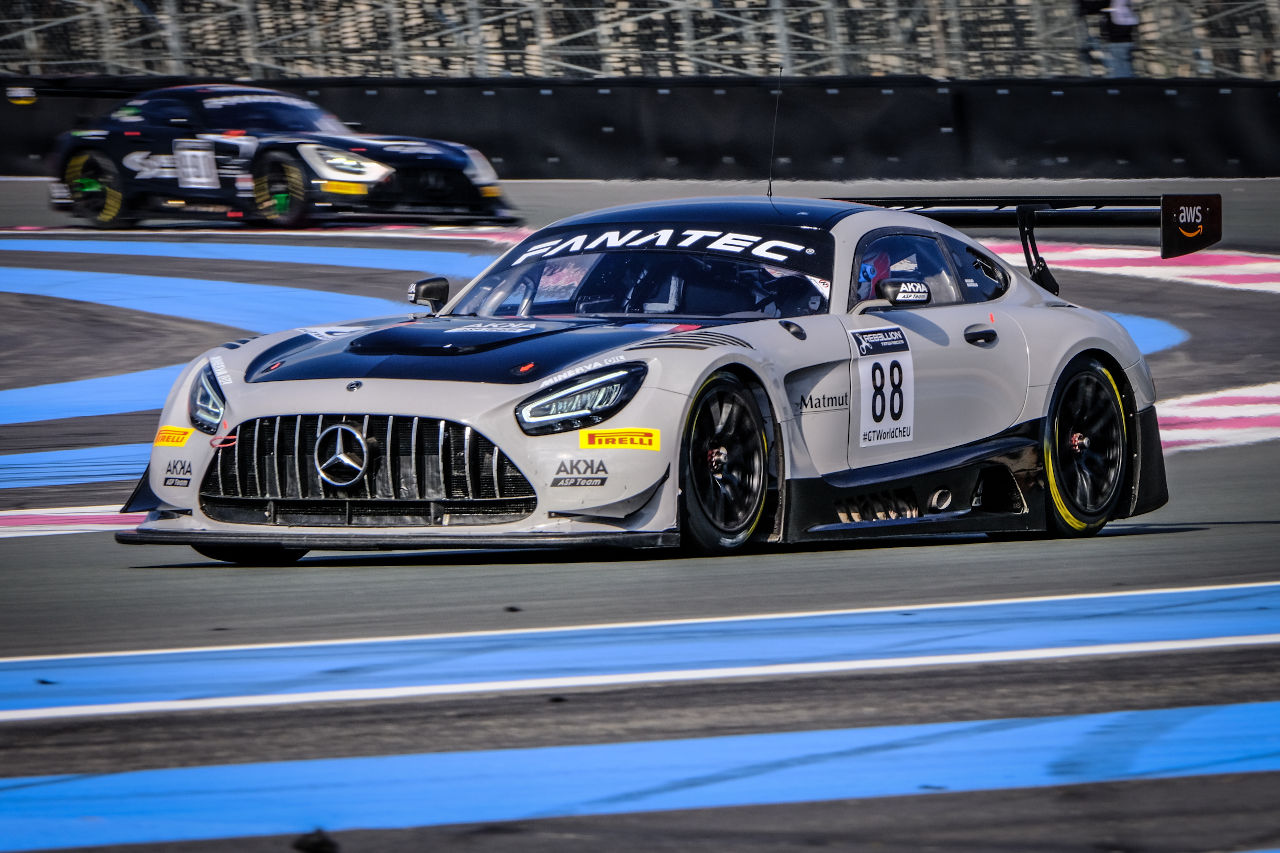 アッカASPチームの88号車メルセデスAMG GT3
