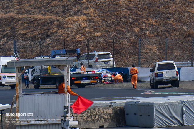 2コーナーでクラッシュしたSUBARU BRZ R&D SPORT