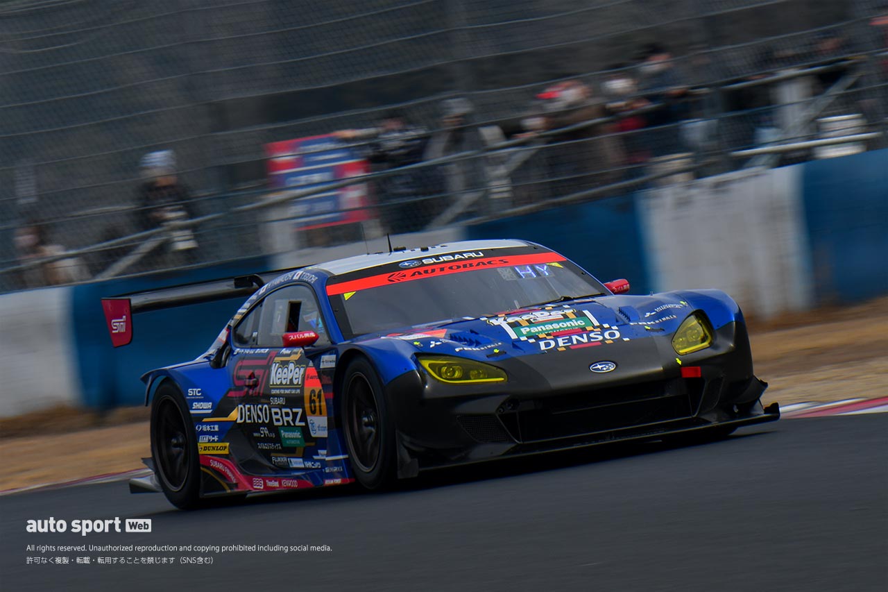 3月の特別スポーツ走行でクラッシュし、カーボン地のままのノーズで走っていたSUBARU BRZ R&D SPORT