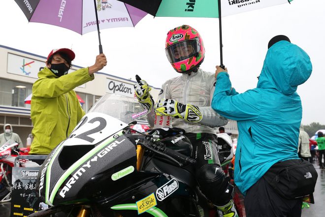 ST600：左に写っているのは、2020年まで全日本ロードレースにフル参戦していた奥田教介選手。鈴鹿8耐に専念とのこと