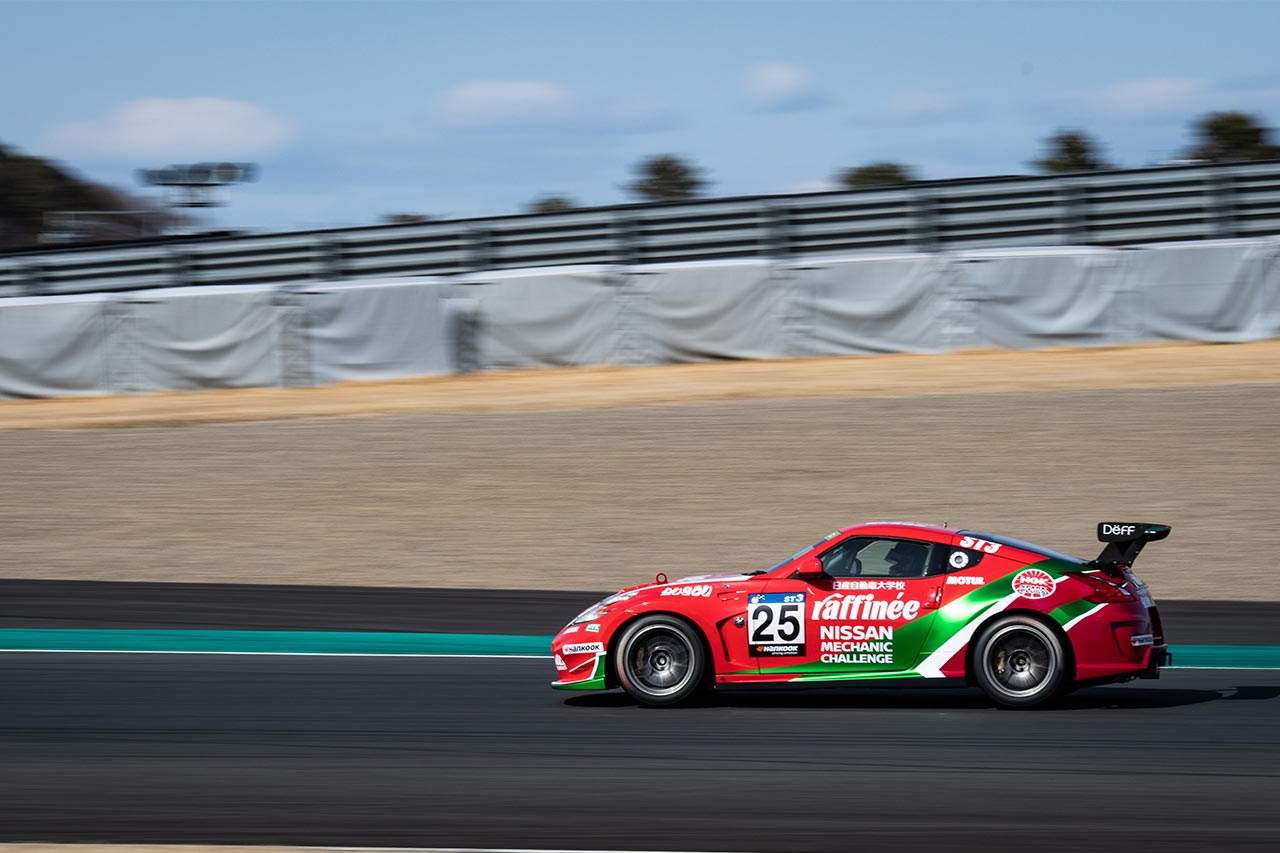 スーパー耐久に参戦するraffine日産メカニックチャレンジ Z（写真：ベストカー編集部）