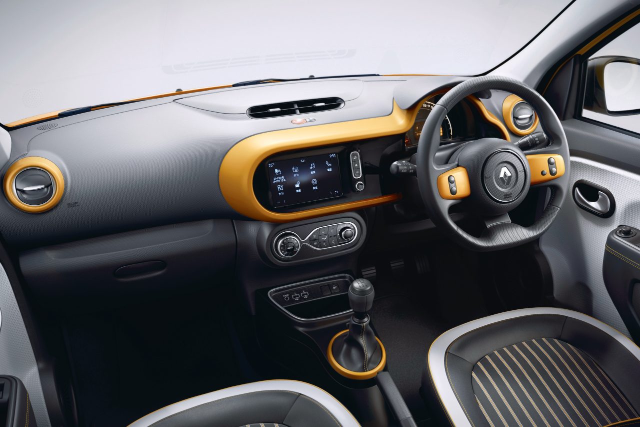 ボディカラーに対応し、インテリアには3色のカラーバリエーションが用意される