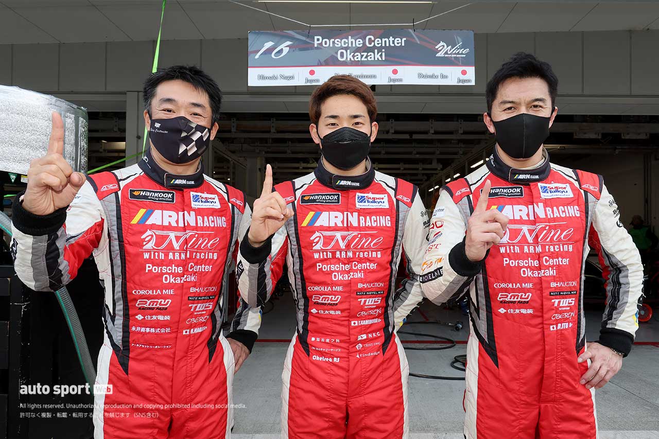 2022スーパー耐久第1戦鈴鹿　総合ポールポジションを獲得した永井宏明／上村優太／伊藤大輔（ポルシェセンター岡崎 911 GT3R）