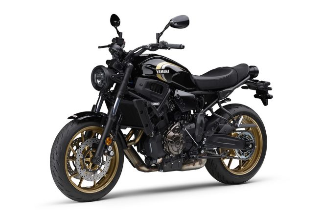 ヤマハ XSR700 ABS（ブラックメタリック X）
