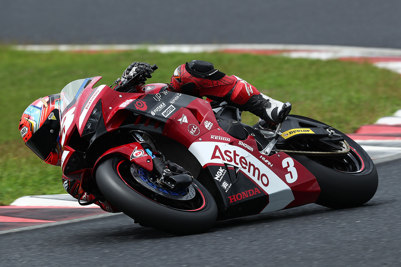 ST1000のPPは作本輝介選手（Astemo Honda Dream SI Racing）
