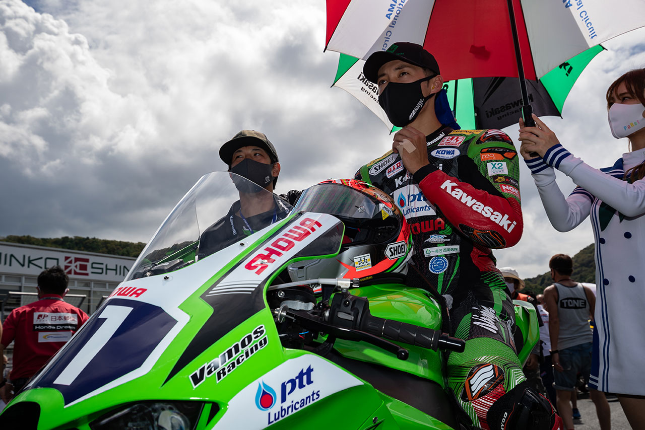 岩戸亮介選手は2018年J-GP2チャンピオン。マシンはカワサキ新型ZX-10R