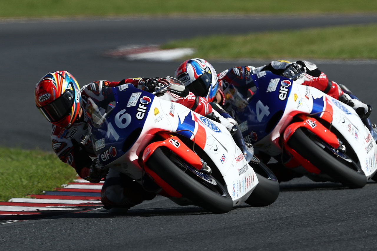 2018年J-GP2オートポリス。Team髙武 RSCの作本輝介選手（左）と岩戸亮介選手（右）