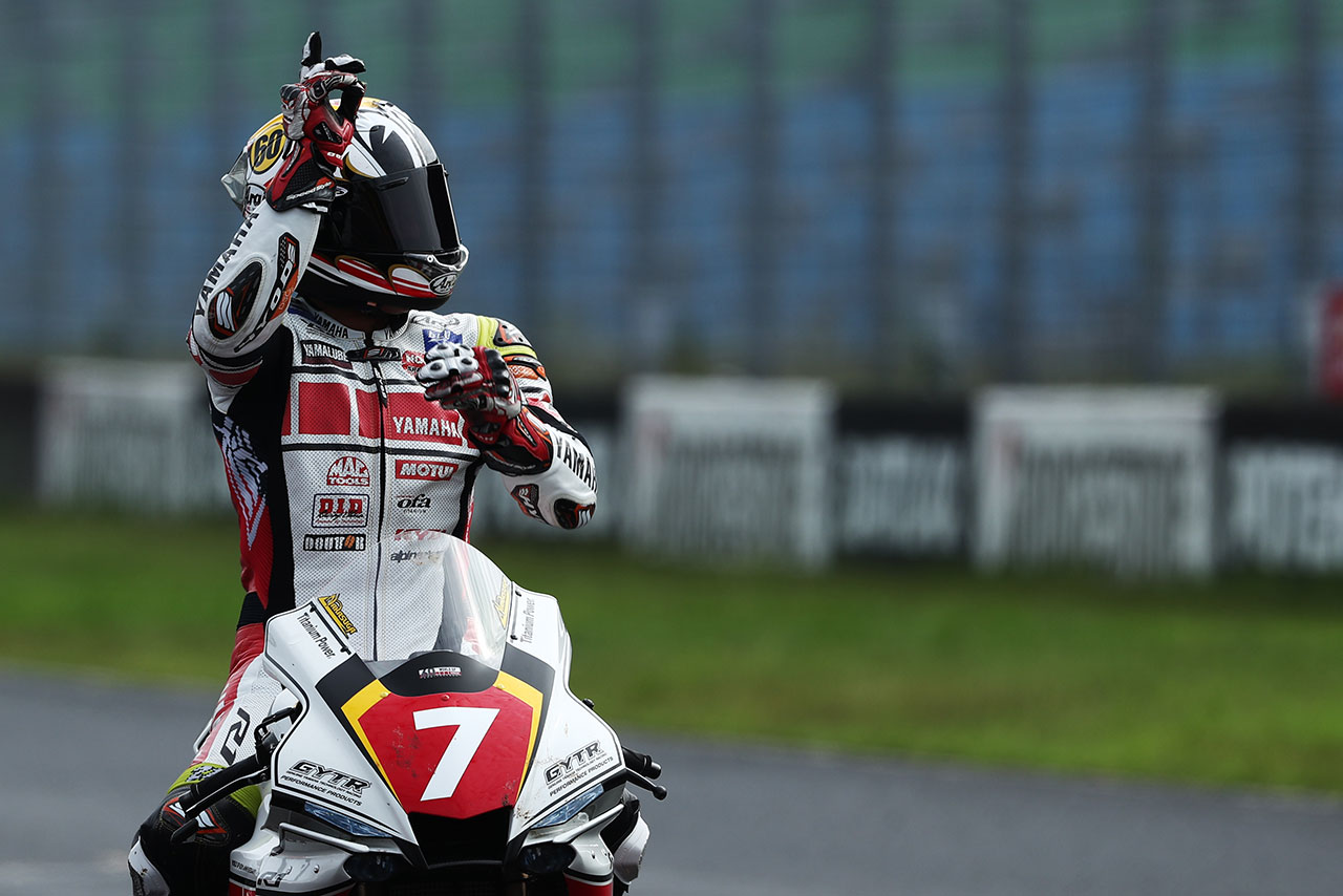 JSB1000で優勝した中須賀克行選手