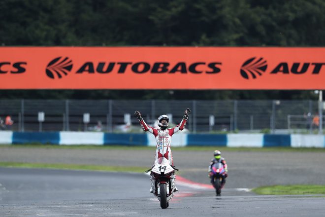 埜口遥希選手のウイニングラン。ST600のポイントリーダーに浮上